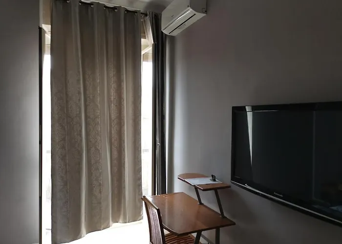 Aquarium Fish And Gastropods