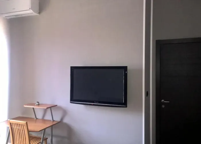 Aquarium Fish And Gastropods * Turyn